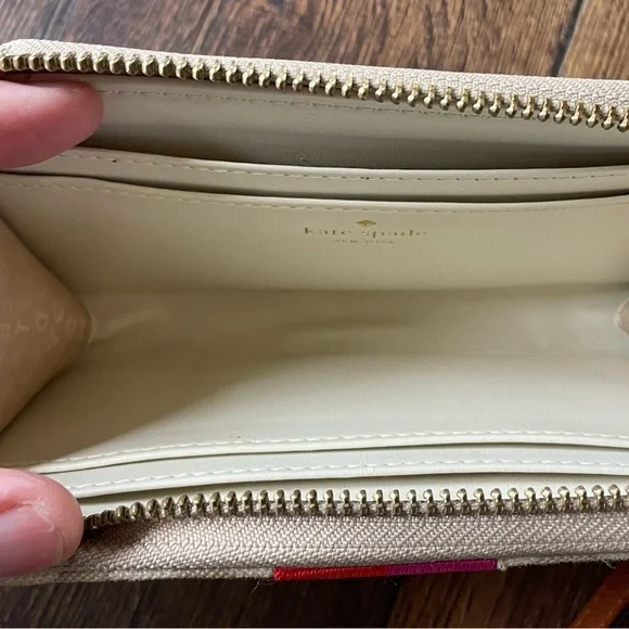 Kate Spade Beige and White Wristlet Wallet EUC - Picture 6 of 6